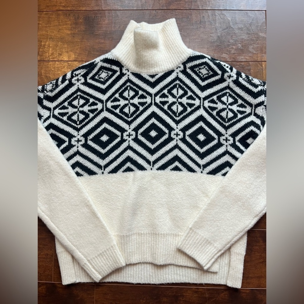 Abercrombie & Fitch Black White Soft Cozy Turtle Neck Sweater XXS